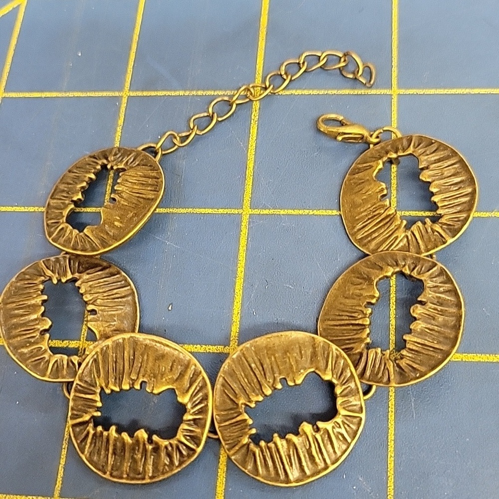 Antique Gold Tone Bracelet 6" + 2" Extention